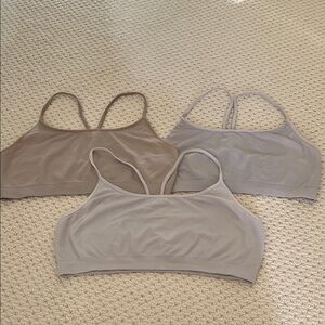 Set of 3 Gap Body seamless bralettes size Medium in very good used condition!